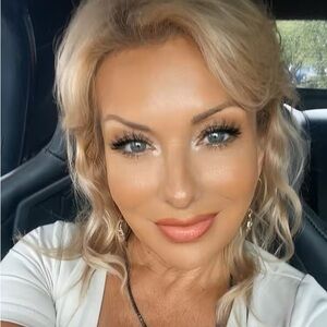 Meet your Posher, Marissa